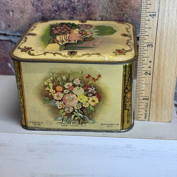 Vintage 1940’s Lander Poudre De Toilette Powder Tin Empty Courting Scene Floral - Picture 4 of 10